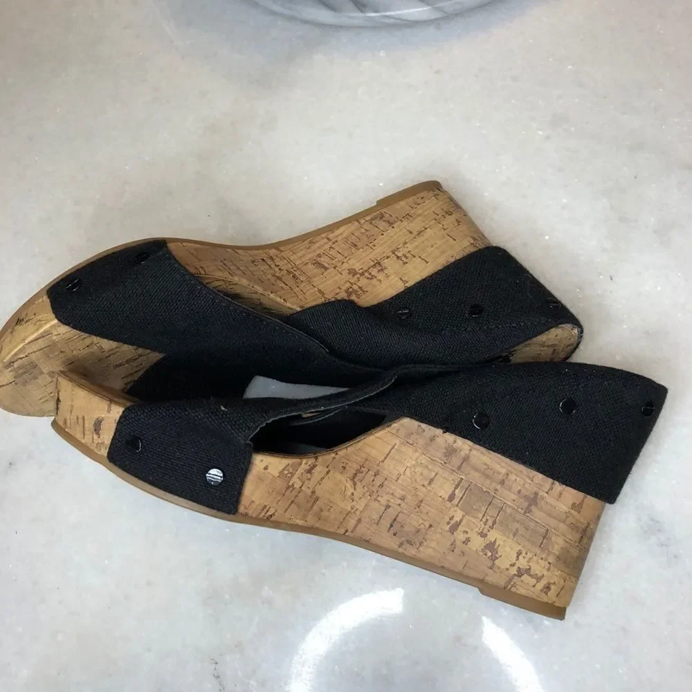 Coach and Four black strap wedge sandals size 10 - Picture 5 of 10